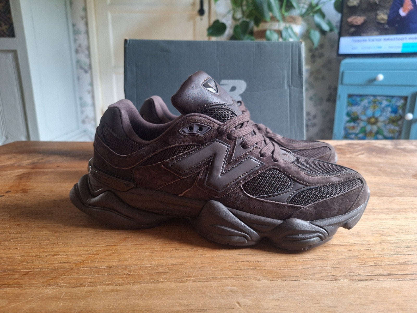 New Balance 9060 - Maat 45 - Bruin, Kleding | Heren, New Balance, Bruin, Verzenden, Sportschoenen