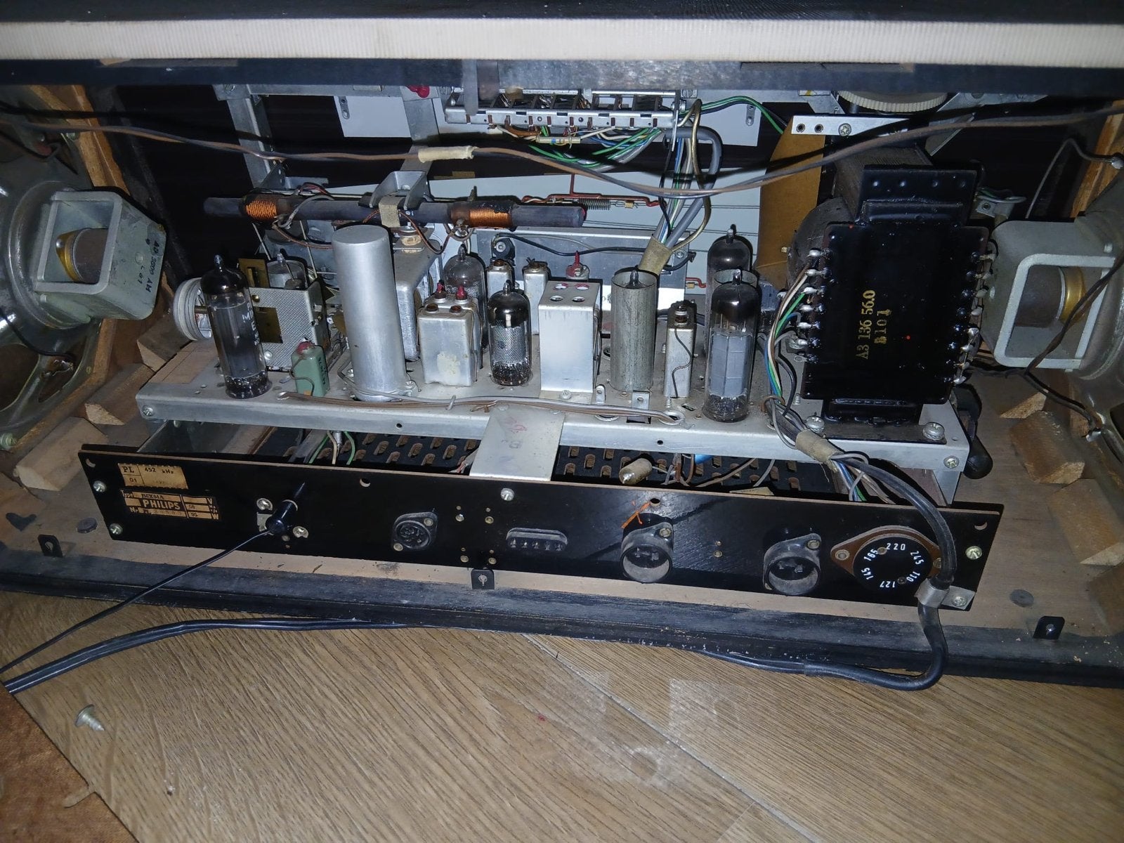 Vintage Philips buizenradio - voor onderdelen of restauratie, Ophalen, Radio