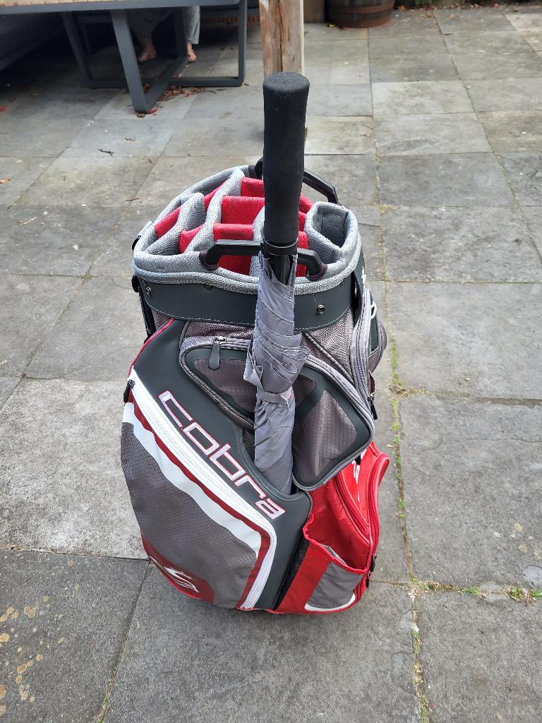 Cobra golftas (cartbag) golfparaplu/regenhoes – nette staat, Ophalen, Zo goed als nieuw, Tas, Overige merken