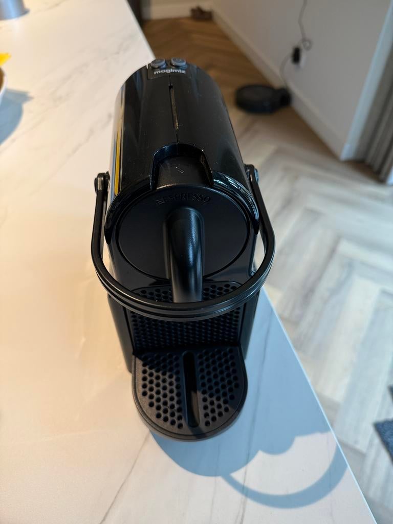 Nespresso inissia koffiecupmachine, Witgoed en Apparatuur, Ophalen of Verzenden, Zo goed als nieuw, Koffiemachine