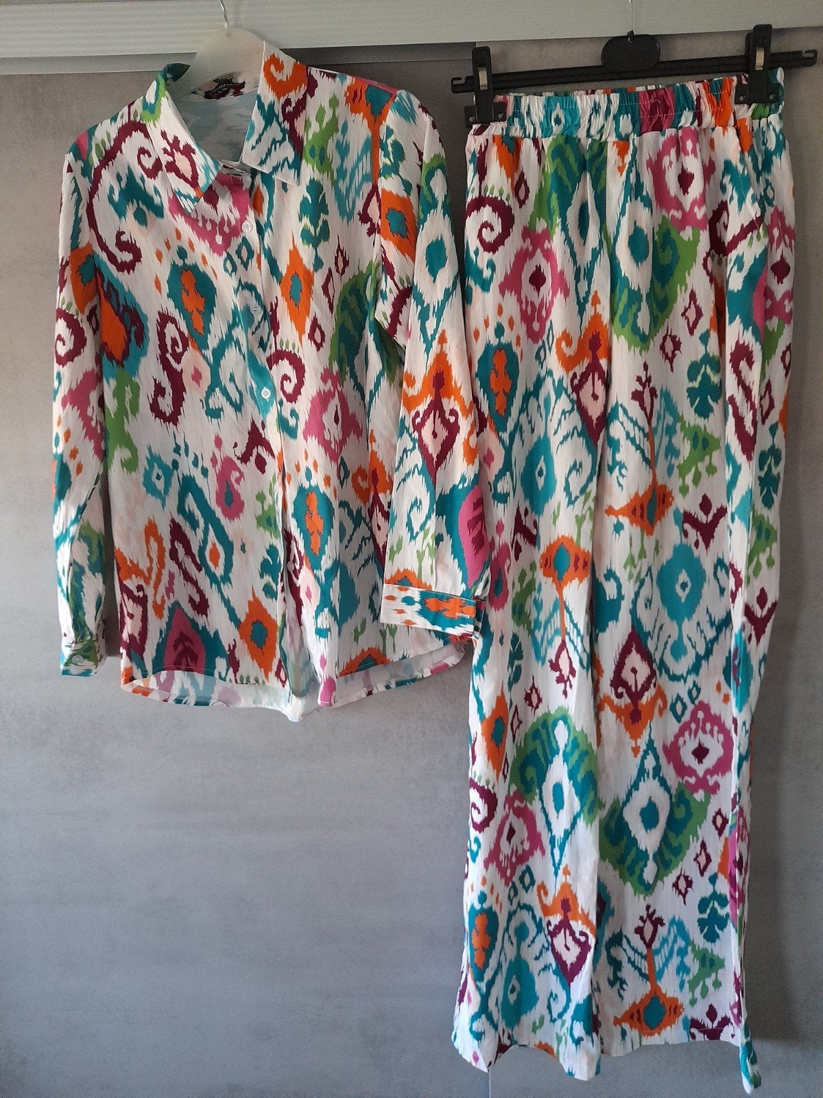 Dames broek + blouse mt M, Ophalen of Verzenden, Zo goed als nieuw, Maat 38/40 (M)