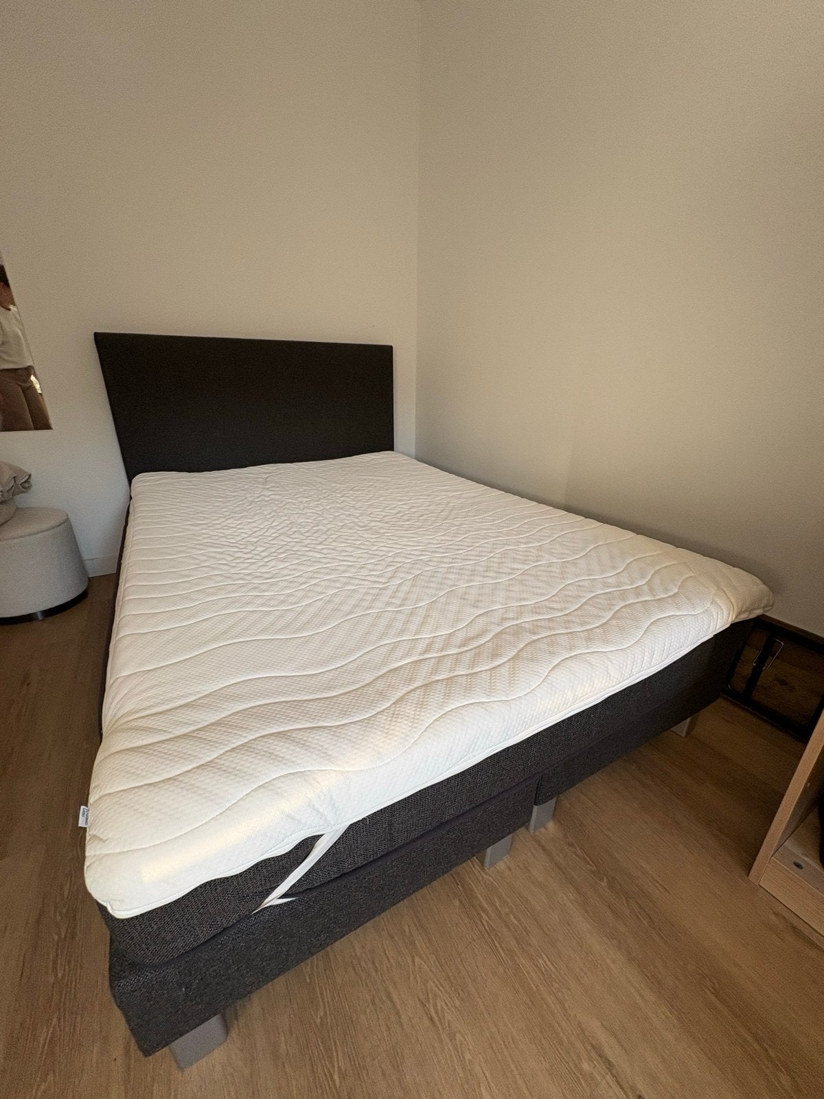 Comfortabel tweepersoons boxspring bed met matras, Ophalen, Tweepersoons, 140 cm, Zo goed als nieuw