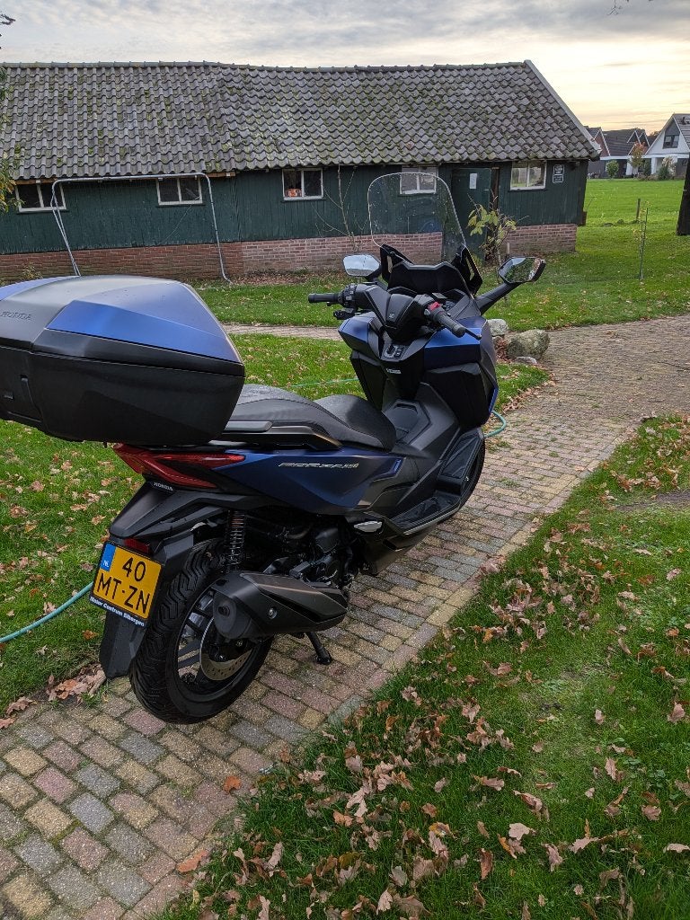 Honda Forza 350 Nieuwstaat  1593 km, Gebruikt, Particulier, Traction Control, Automaat