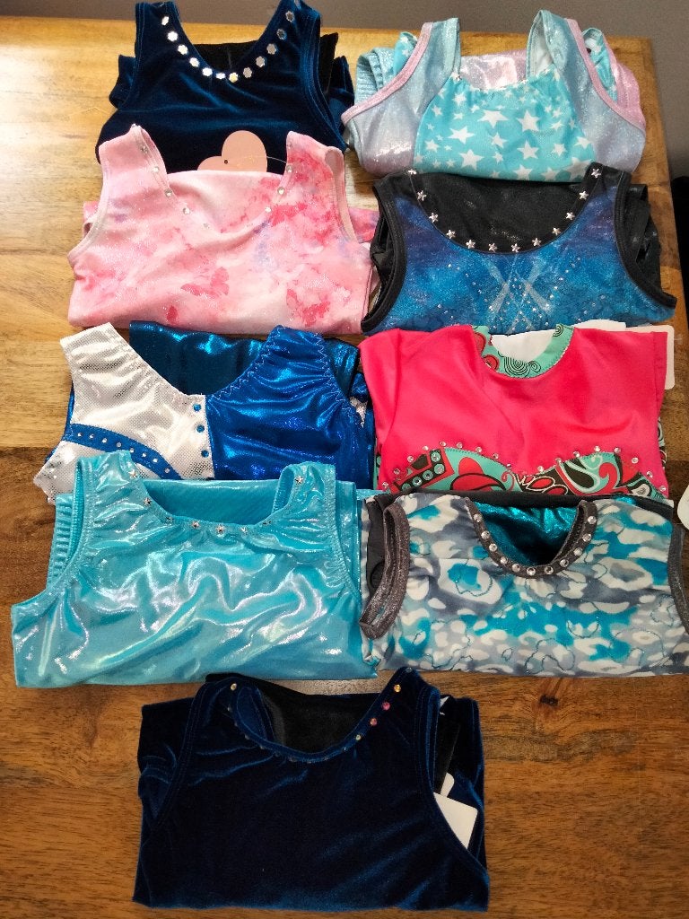 Turnpakje/turnpakjes maat 110 SALE nu 10 euro per stuk (1), Kleiner dan kindermaat 122, Ophalen of Verzenden, Zo goed als nieuw