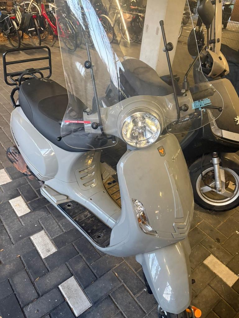 La Souris Sourini bouwjaar 2021, Fietsen en Brommers, Snorfietsen en Snorscooters, Gebruikt, Benzine, Ophalen, Overige merken