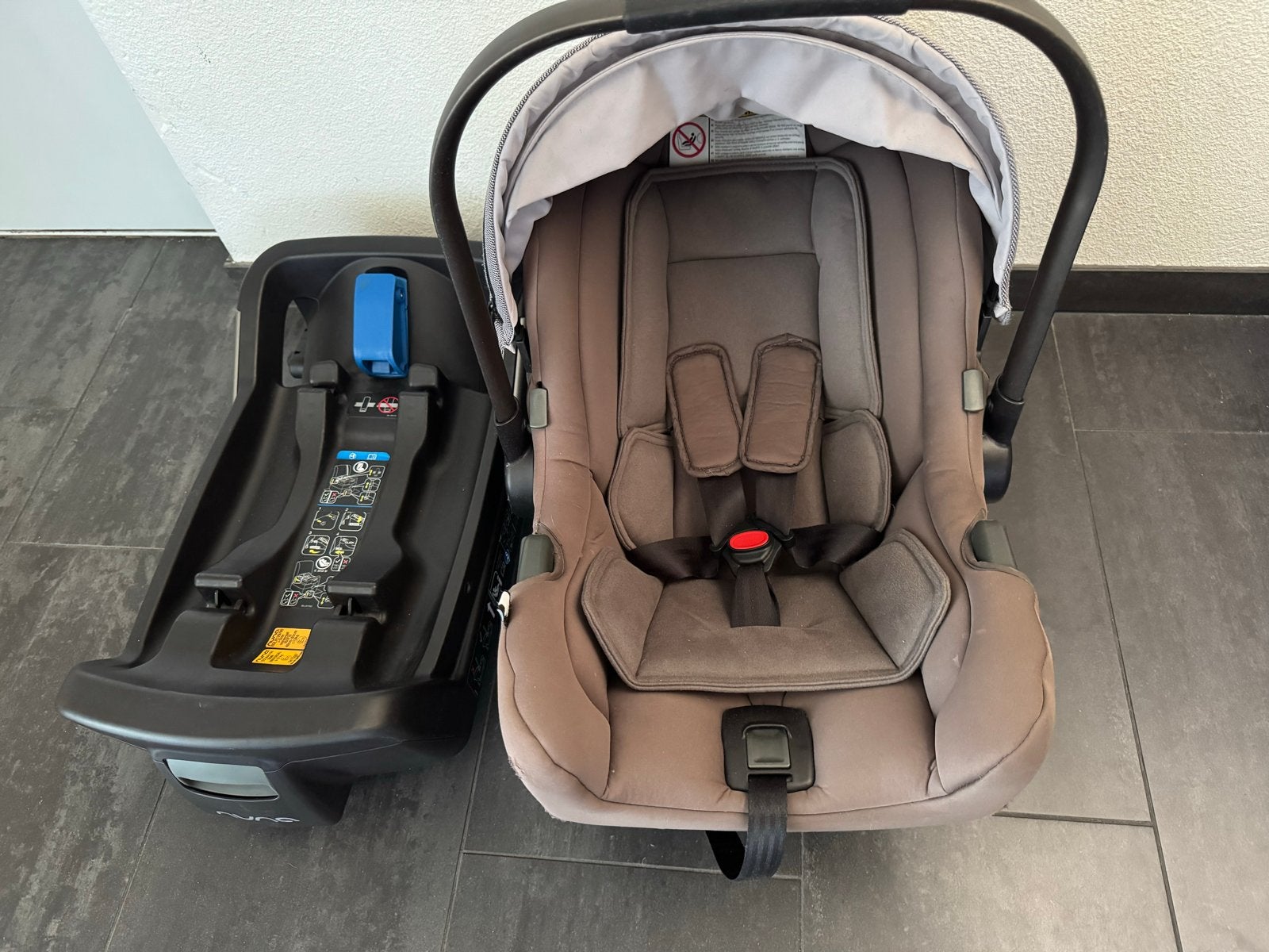 Nuna PIPA Icon autostoel met Isofix base (Hazelnut brown), Kinderen en Baby's, Ophalen, Gebruikt, Isofix, 0 t/m 13 kg