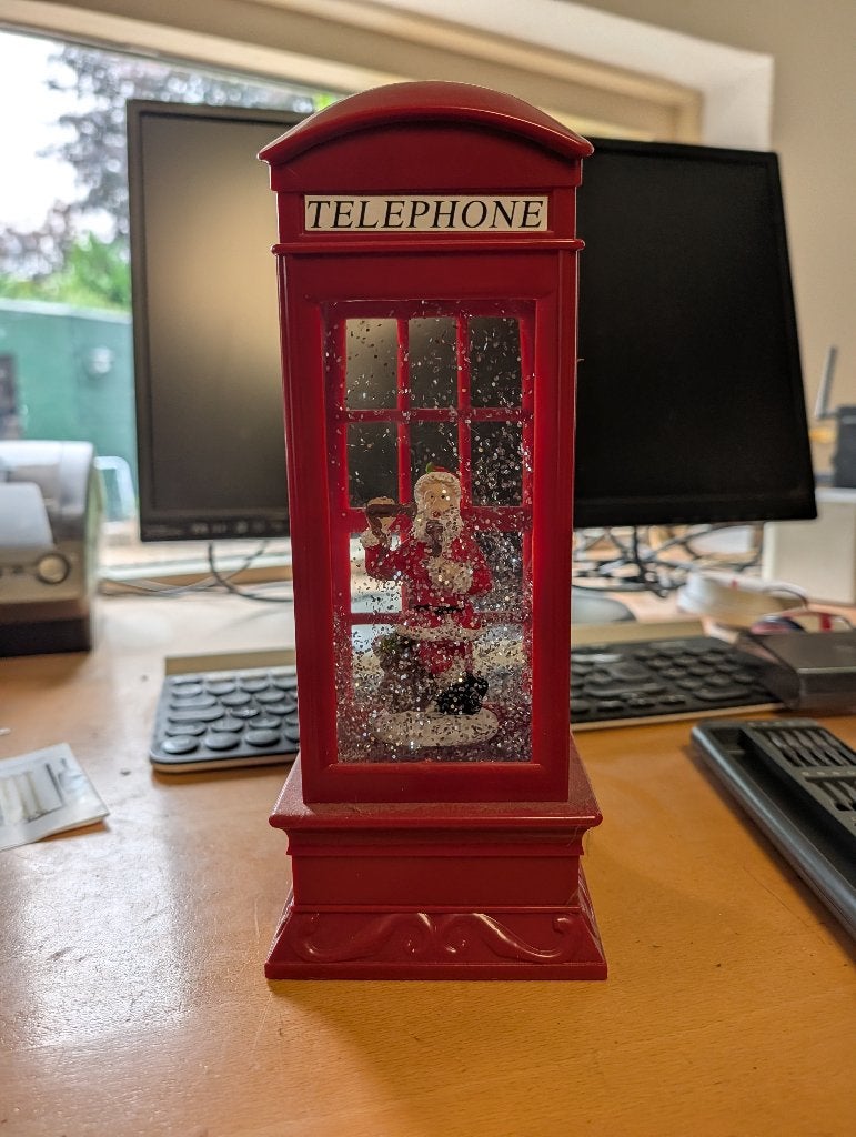 kerstman in UK rode telefooncel, Diversen, Kerst, Ophalen, Gebruikt