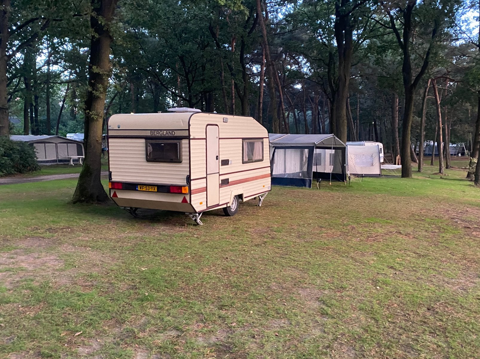 Bergland caravan 1991 | Lichtgewicht | Nette staat, Caravans en Kamperen, Standaardzit, Omvormbare zithoek, Particulier, Beyerland