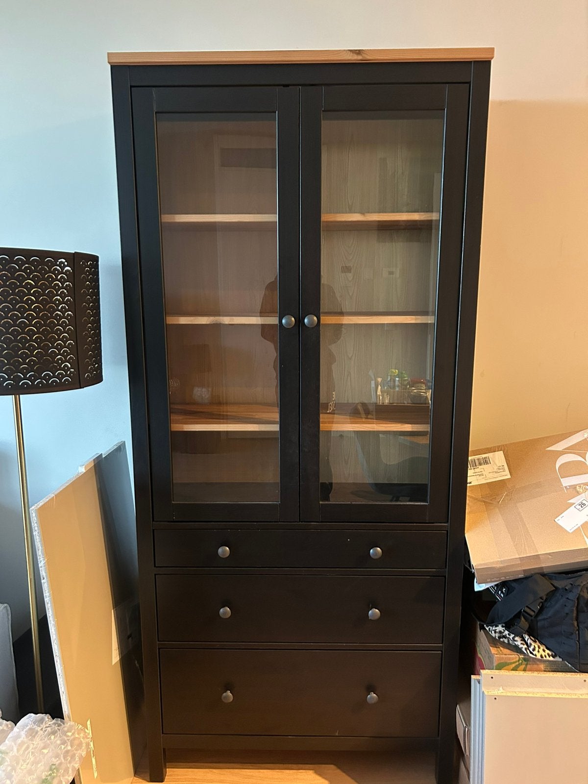 Ikea hemnes vitrine kast zwart bruin, Ophalen, Gebruikt, 50 tot 100 cm, 150 tot 200 cm