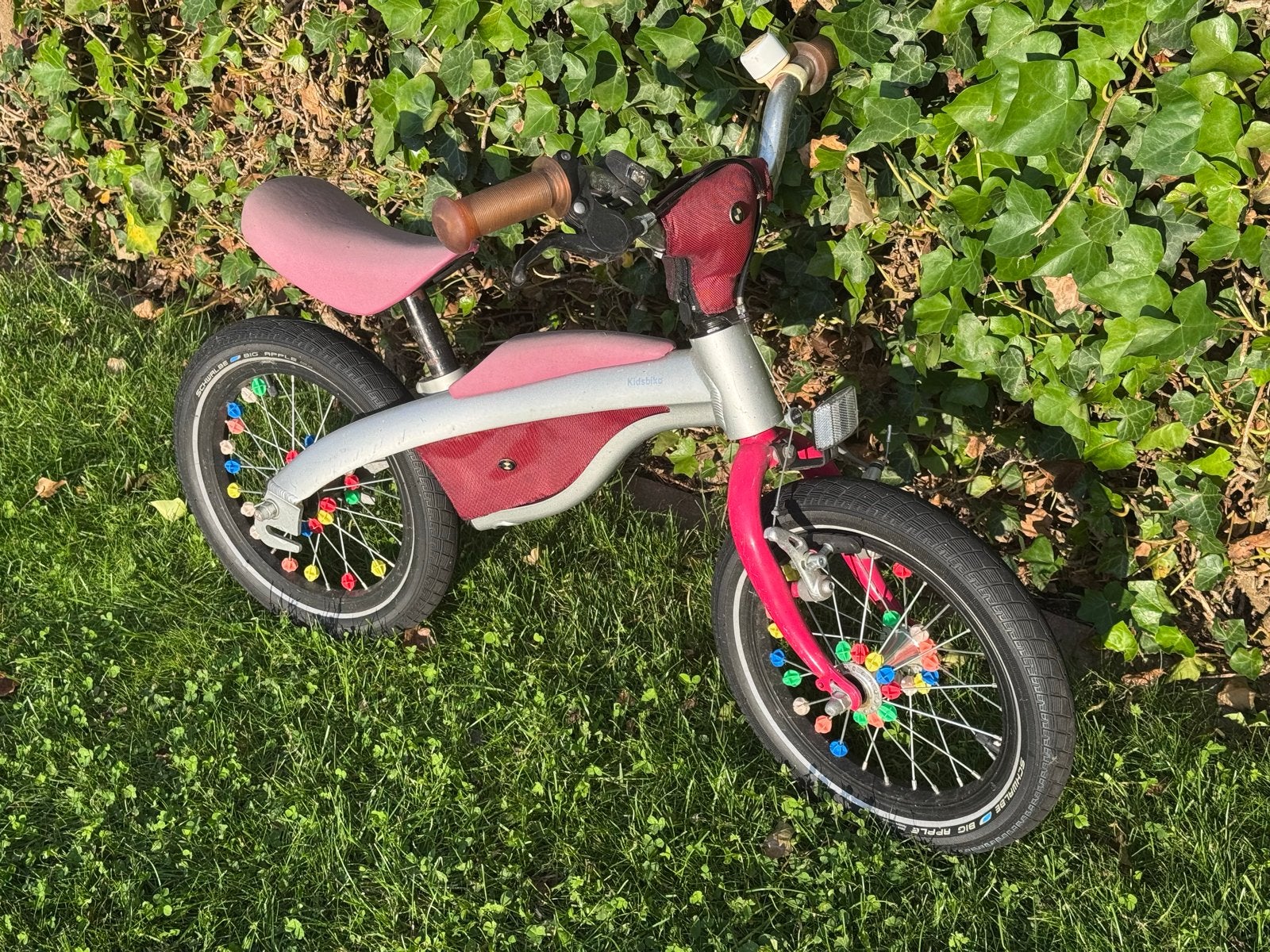 BMW Kidsbike loopfiets/fiets 16 inch - Stabiel en compleet, Fietsen en Brommers, Fietsen | Kinderfietsjes, Ophalen of Verzenden