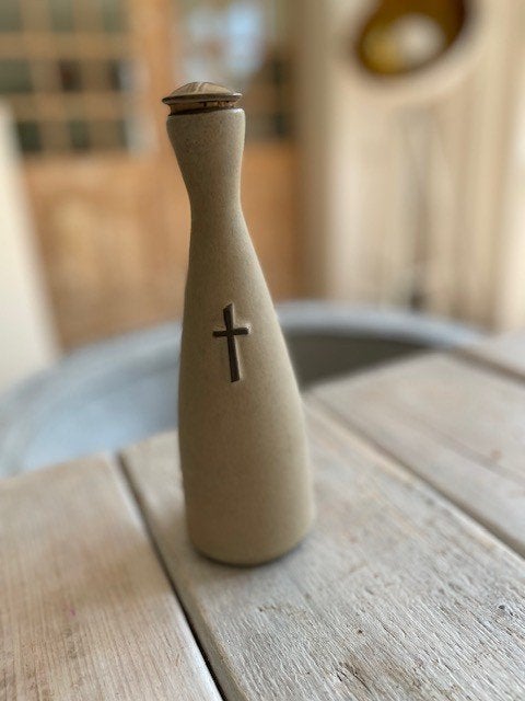Vintage wijwaterkruikje wijwater flesje met kruis. Keramiek., Verzamelen, Ophalen, Zo goed als nieuw, Overige typen, Christendom | Katholiek