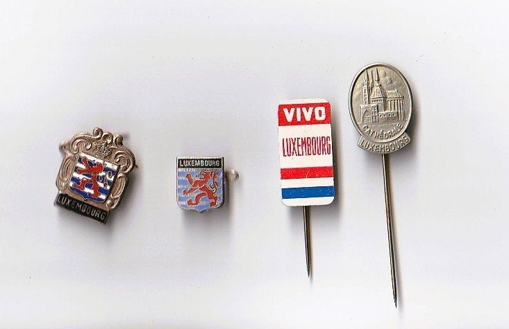 4 Luxemburg spelden, 2 emaille, Ophalen of Verzenden, Gebruikt, Overige onderwerpen, Speldje of Pin