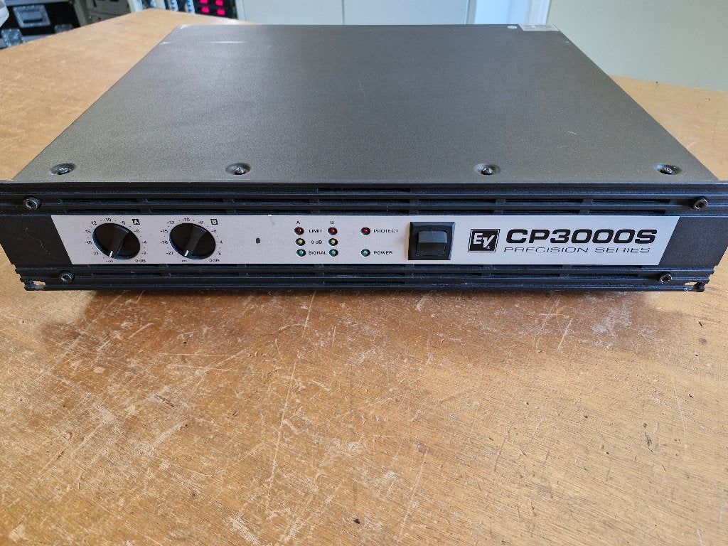 EV CP3000S versterker, Ophalen of Verzenden, Gebruikt, Basgitaar, 100 watt of meer