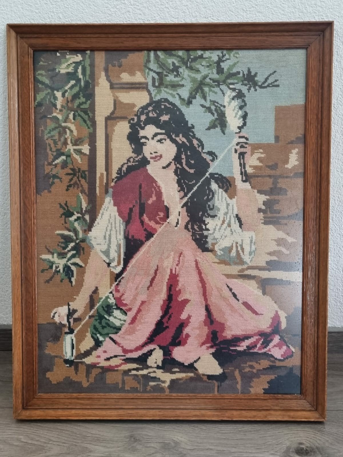 Schilderij vrouw geborduurd B 58 cm H 72cm, Ophalen
