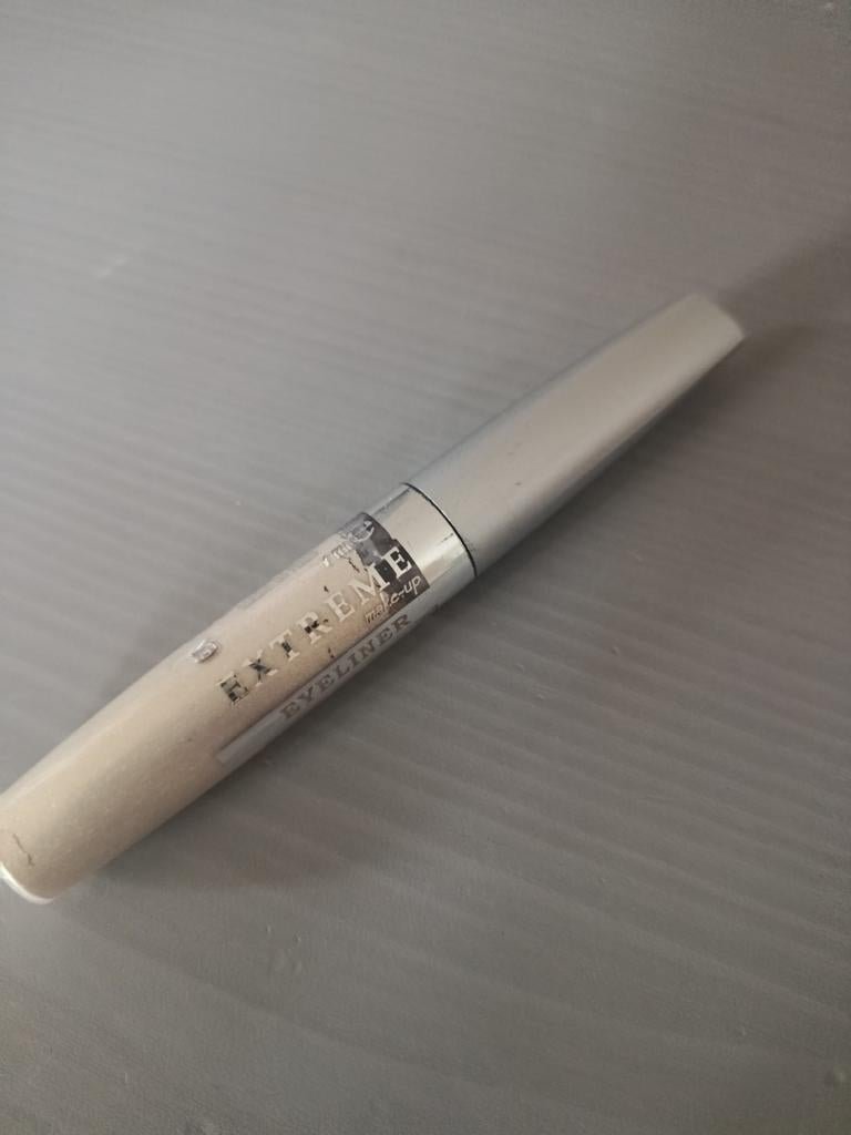 Eyeliners metallic crème / goud, Ophalen of Verzenden, Nieuw, Handen en Nagels