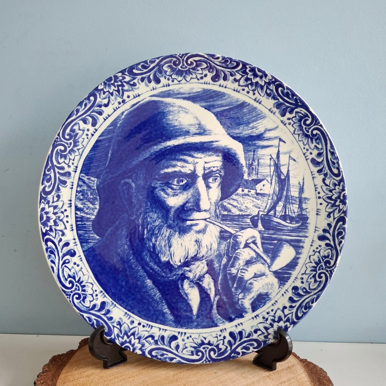 Boch La Louvière, wandbord met visser, Ophalen of Verzenden