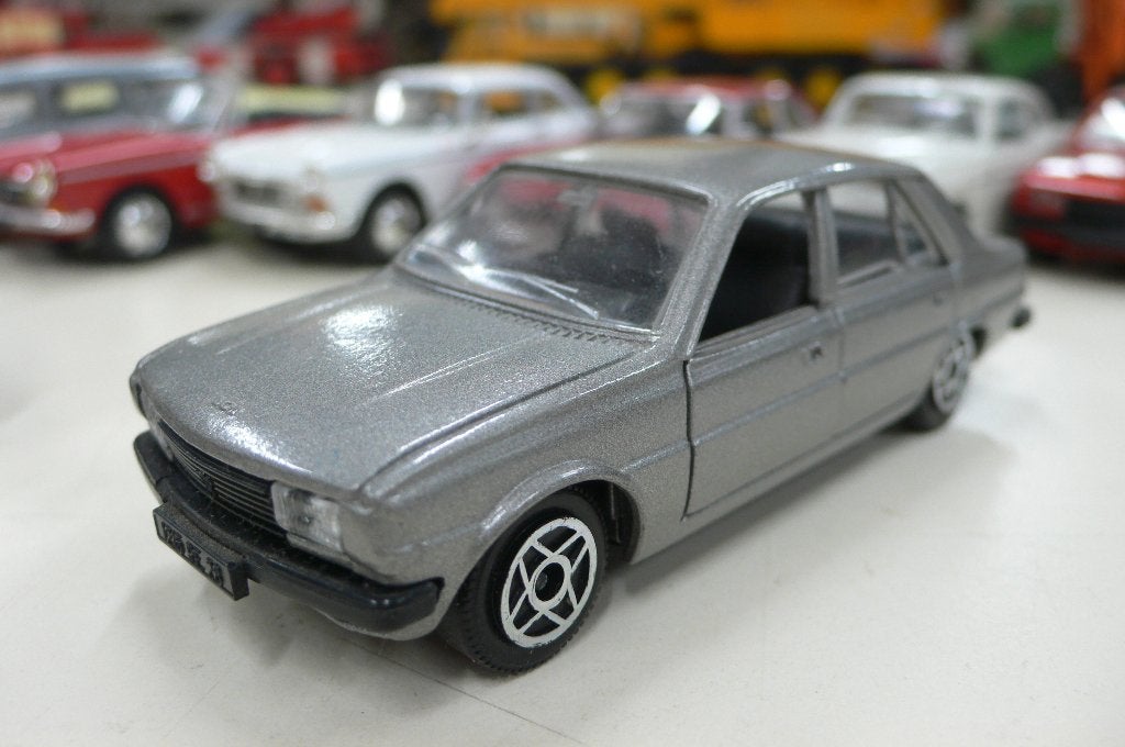 peugeot 305 sedan - solido  1/43, Hobby en Vrije tijd, Modelauto's | 1:43, Nieuw, Auto, Solido, Verzenden