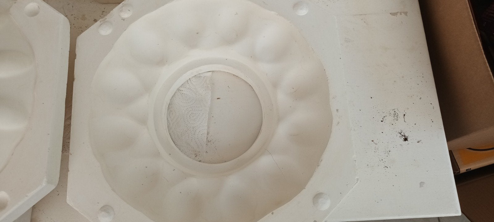 Gietmal keramiek grote eierschaal, Ophalen