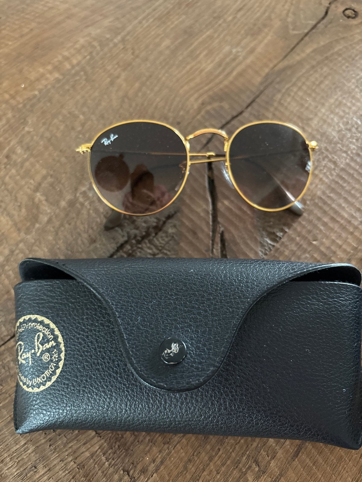 Ray-Ban Ronde Zonnebril kind met Goud Montuur en Hoesje, Kinderen en Baby's, Ophalen of Verzenden, Zo goed als nieuw