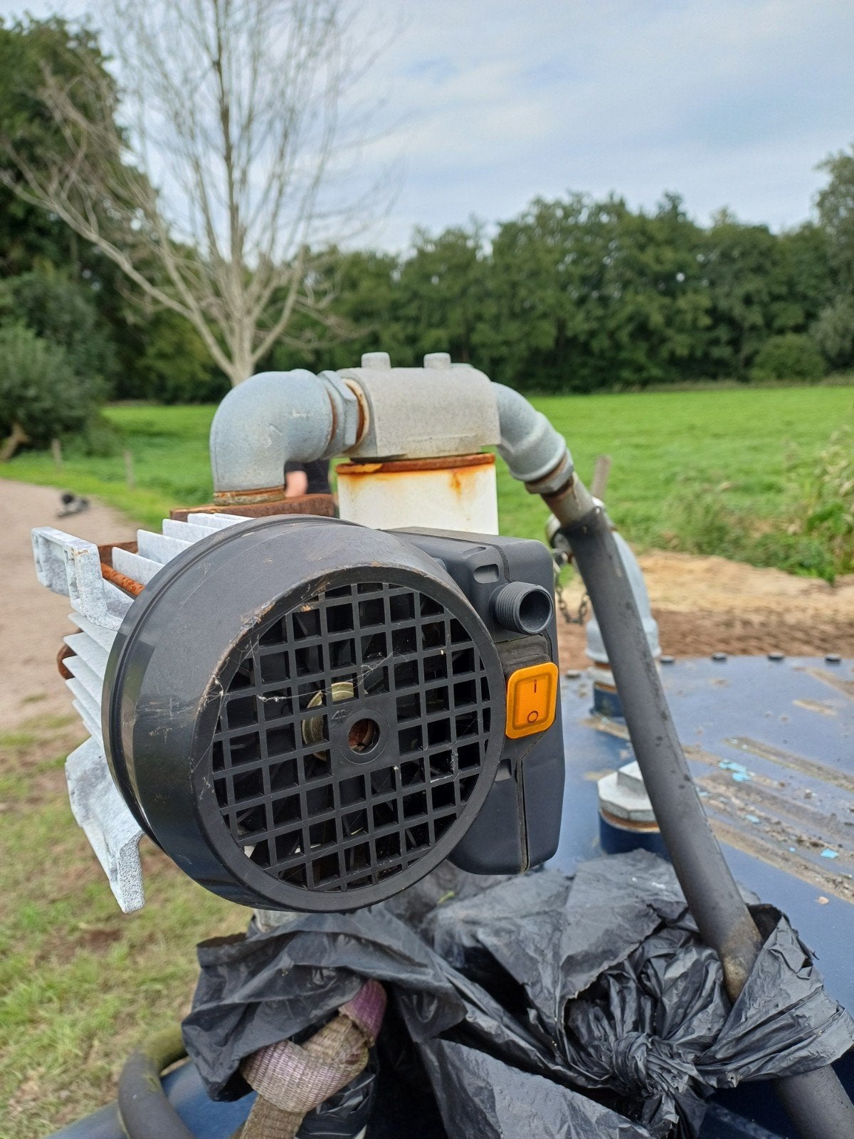 Dieseltank 1000 liter met pomp en vulpistool