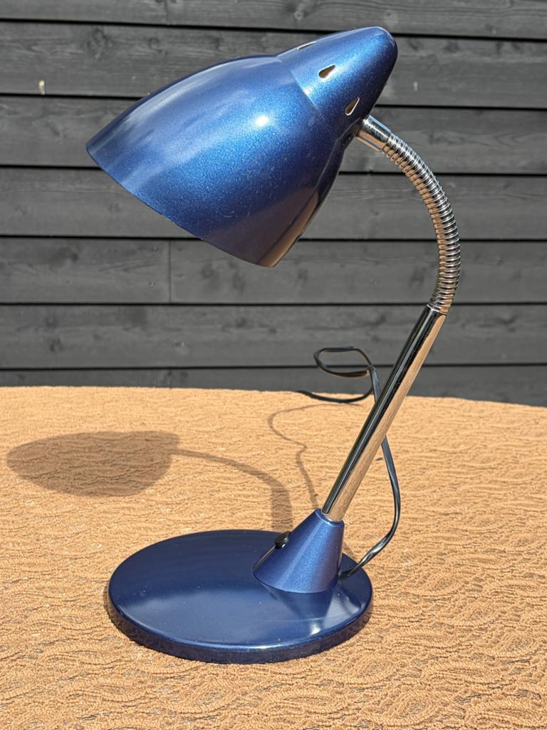 Vintage blauwe bureaulamp met flexibele arm, Ophalen of Verzenden, Zo goed als nieuw, Metaal, 50 tot 75 cm