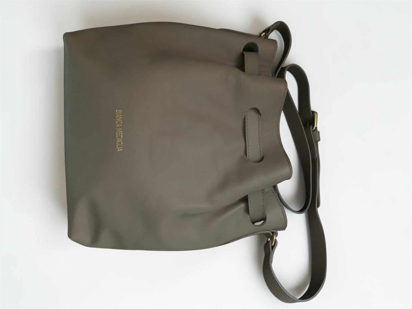Bianca Medaglia Rode Handtas - Nieuw zonder prijskaartje, Ophalen of Verzenden, Nieuw, Beige, Handtas
