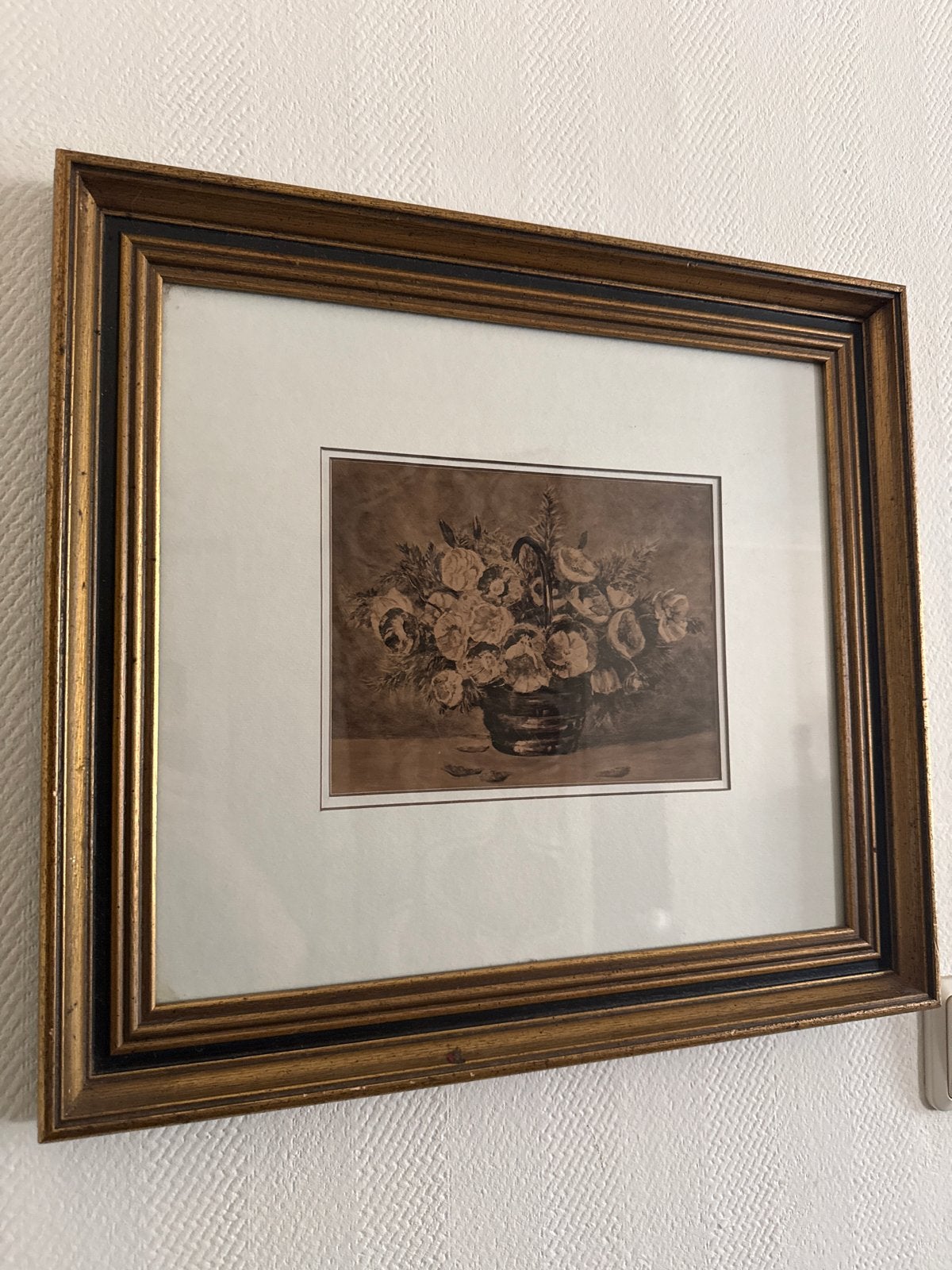 Vintage bloemenmand stilleven in gouden lijst, Ophalen of Verzenden