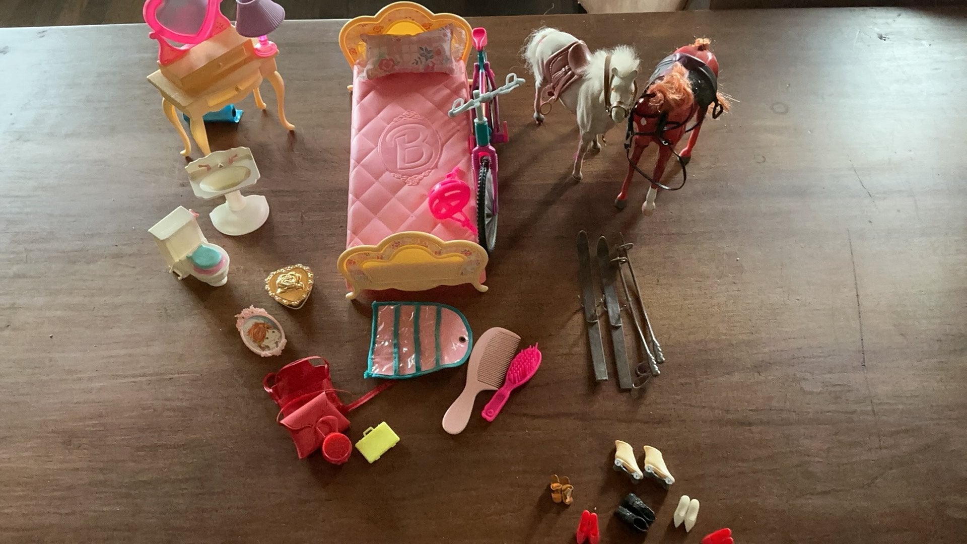 Barbie speelset met paarden en accessoires, Ophalen of Verzenden, Gebruikt, Barbie
