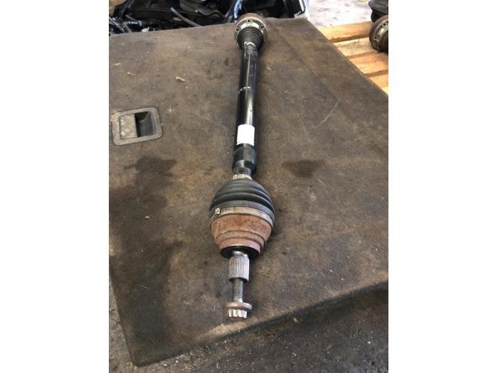 Aandrijfas rechts-voor van een Volkswagen Golf Plus, Gebruikt, -, Volkswagen, -