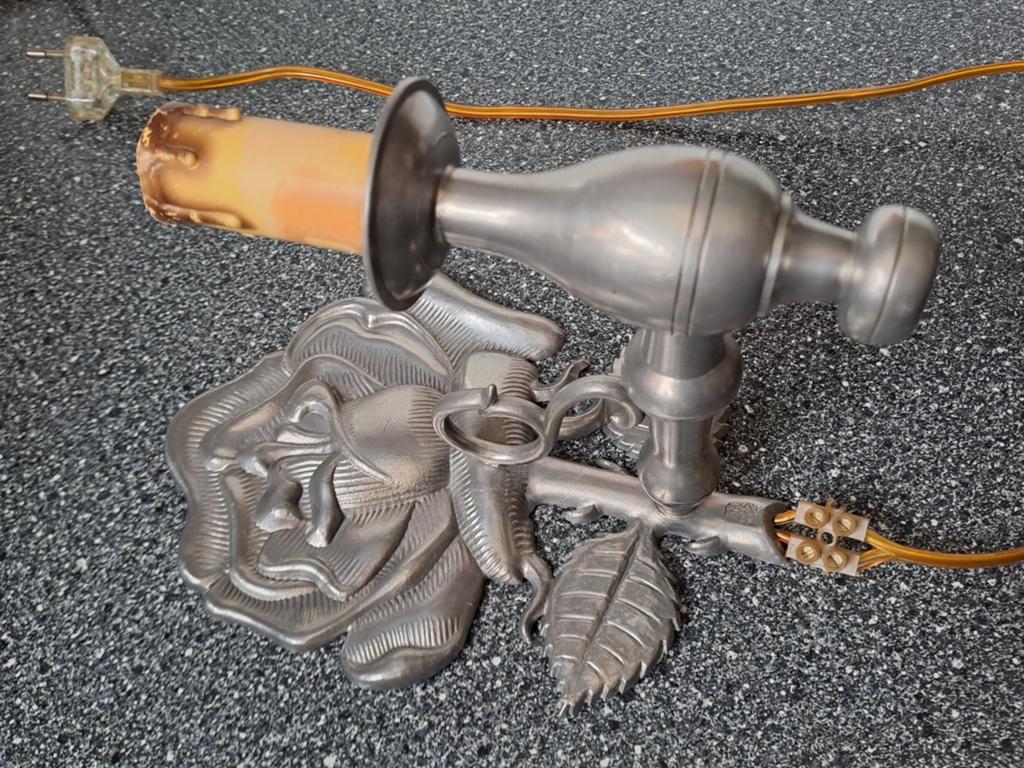 Vintage wandlamp tin roos gemarkeerd., Antiek en Kunst, Antiek | Tin, Ophalen of Verzenden