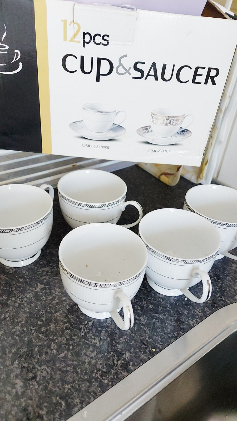 Nieuwe 12-delige kop- en schotelset - Wit met zilveren rand, Ophalen, Keramiek, Nieuw, Modern
