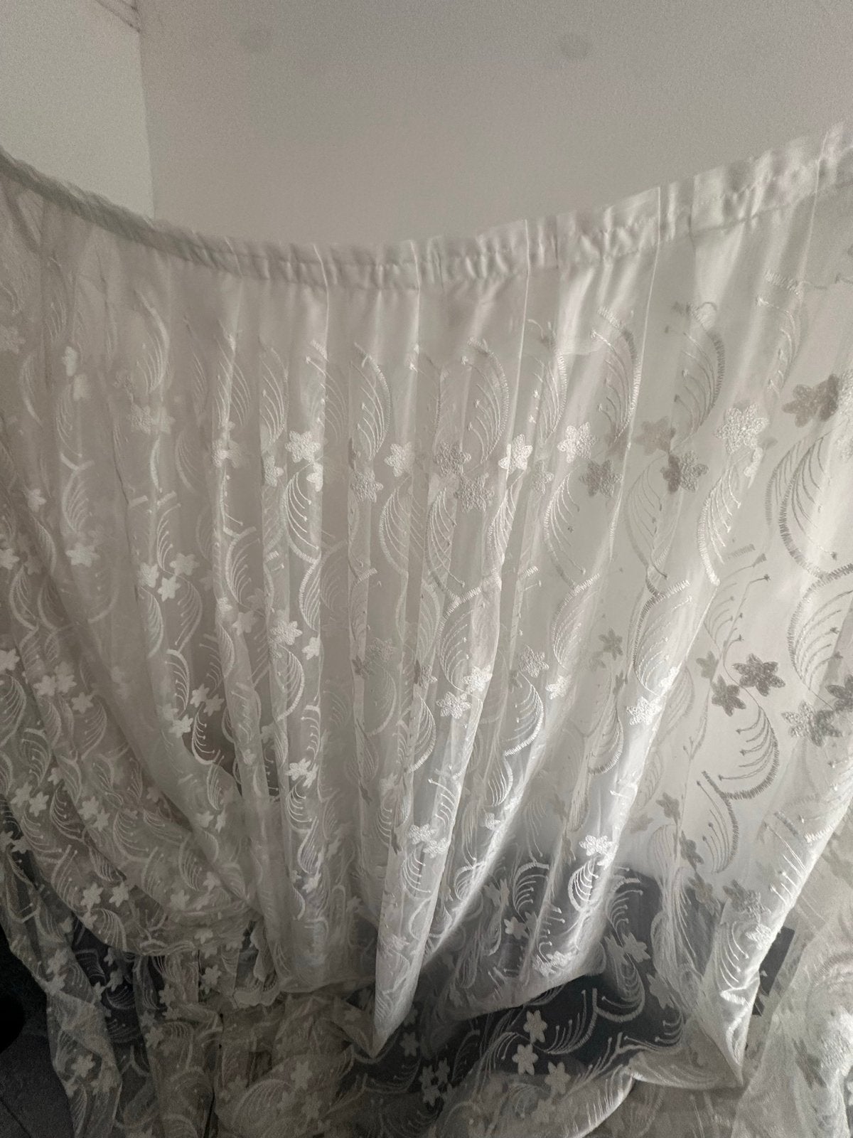 Witte vitrage met bloemmotief, Huis en Inrichting, Ophalen, Vitrage, Gebruikt, Overige merken