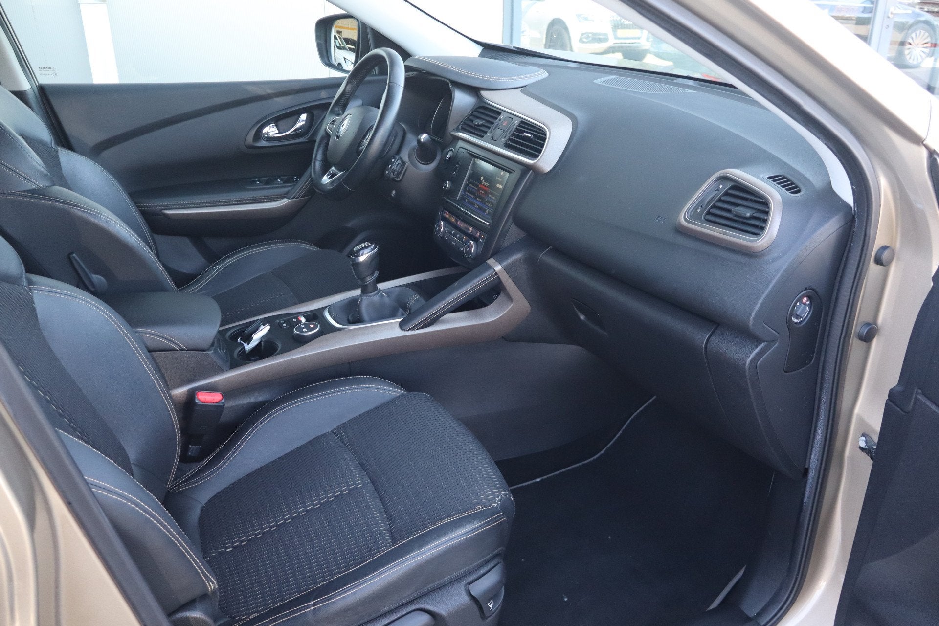Renault Kadjar 1.2 TCe Extase Dode Hoek I Stoelverw I Keyles, Auto's, Kadjar, Gebruikt, 4 cilinders, Bruin