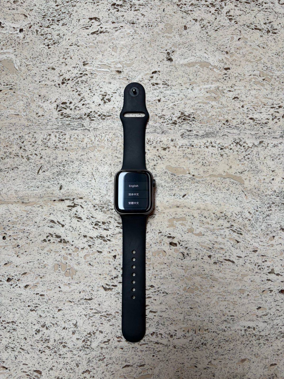 Apple Watch SE 44mm Space Grey.
