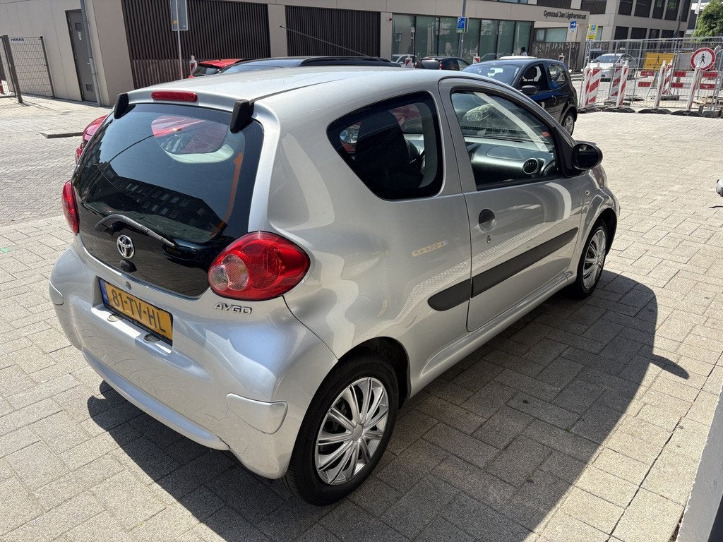Toyota Aygo 1.0-12V NW APK 06-2027 (bj 2007), Voorwielaandrijving, Gebruikt, 4 stoelen, 68 pk