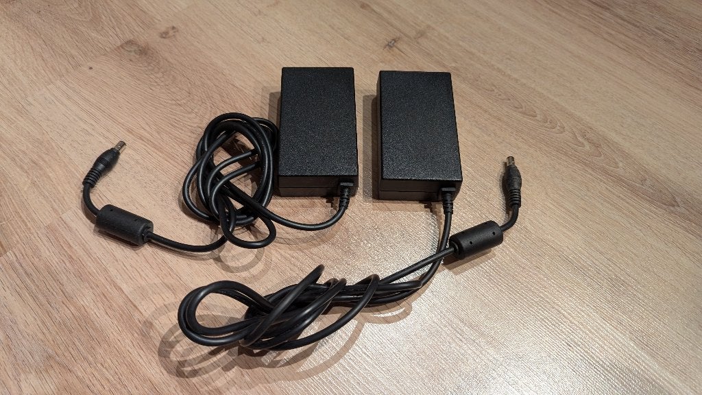 2x FSP adapter 12V 5A 60W PSP060-DHAN3, Ophalen of Verzenden