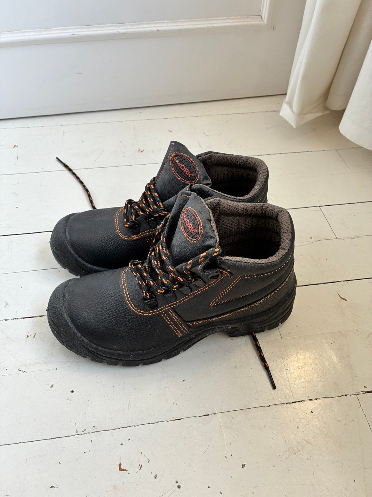 Werkschoenen stalen neus maat 37, Ophalen of Verzenden, Nieuw