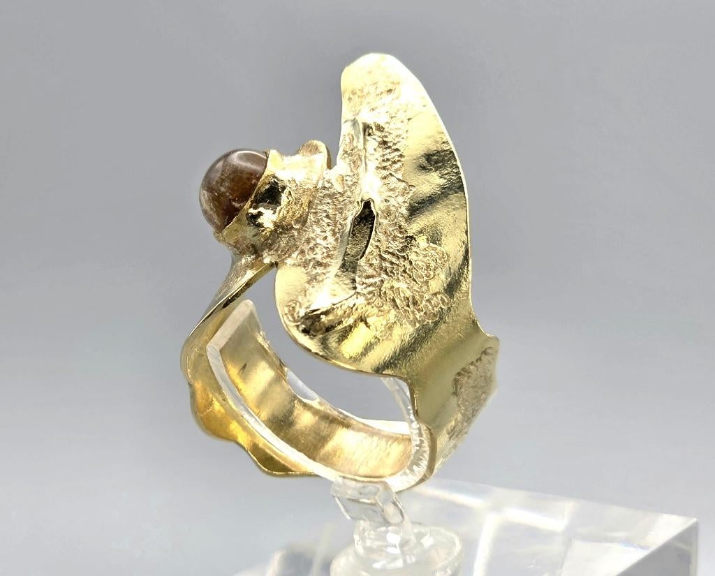Antieke gouden  ring bezet met rutielkwarts-katoog. 2025/836, Ophalen of Verzenden, Goud, Ring, Met edelsteen