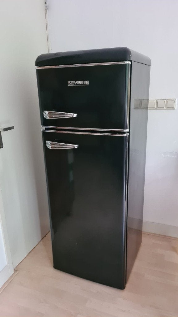 Severin retro design koelkast koelvriescombinatie, Ophalen, 200 liter of meer, Met aparte vriezer, Zo goed als nieuw