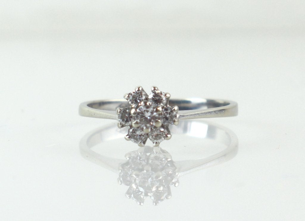Witgouden ring, rozetring, met briljanten bloemvorm, Ophalen of Verzenden, Goud, Ring, Met edelsteen
