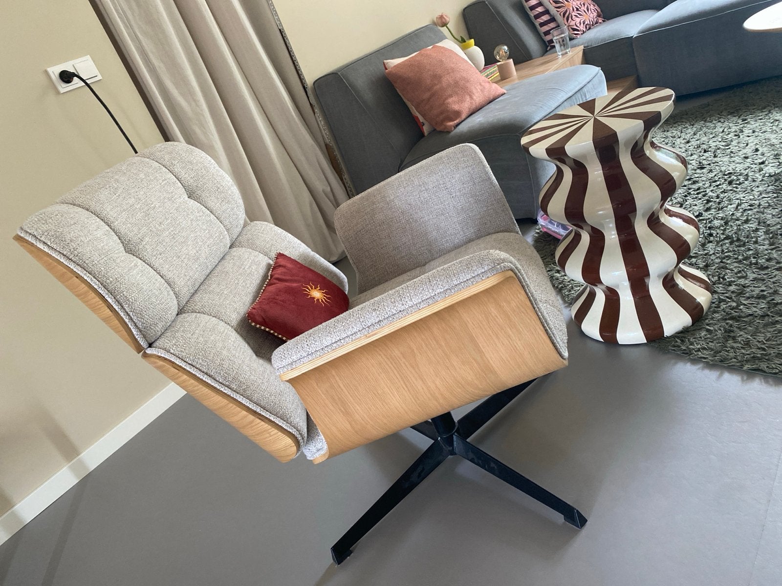 Replica Charles Eames stoel draaibaar - Zo goed als nieuw, Huis en Inrichting, Stoelen, Ophalen, Zo goed als nieuw, Hout, Eén