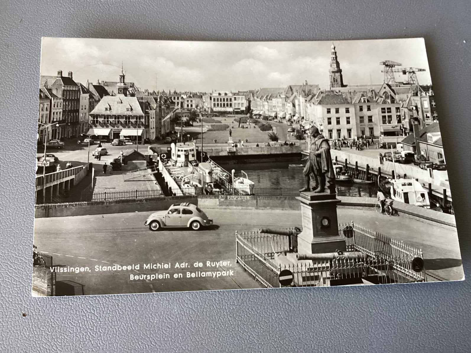 Vlissingen.Beursplein en Bellamypark . Volkswagen Kever., Ophalen of Verzenden, 1960 tot 1980, Zeeland