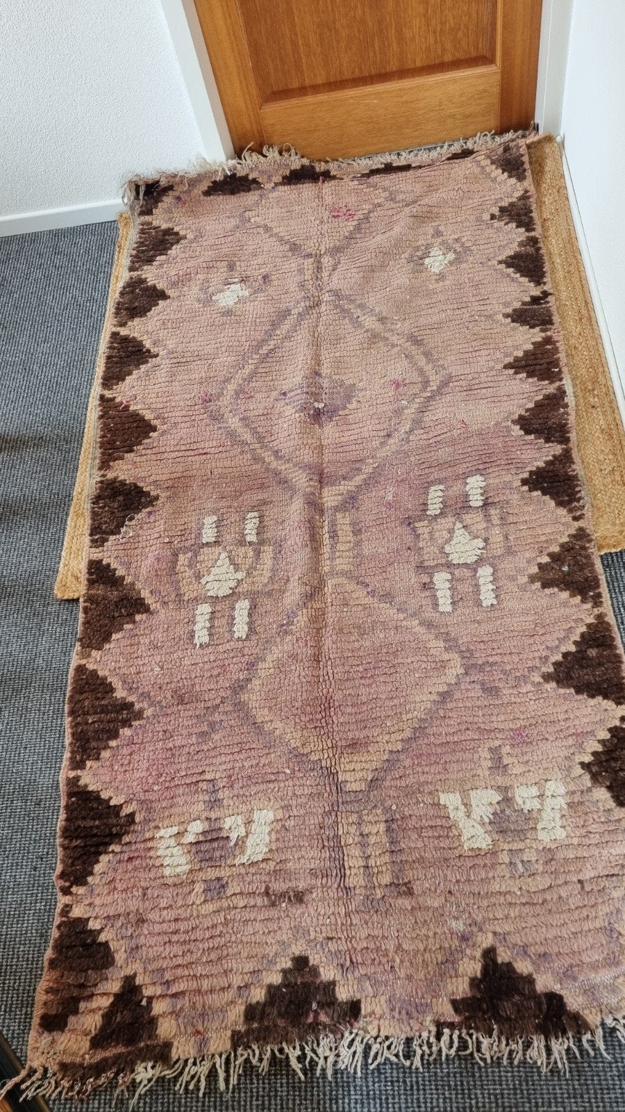 Vintage Marokkaans Berber vloerkleed, roze/bruin, Huis en Inrichting, Stoffering | Tapijten en Kleden, Gebruikt, Bohemian, Etnisch, Vintage, Berber