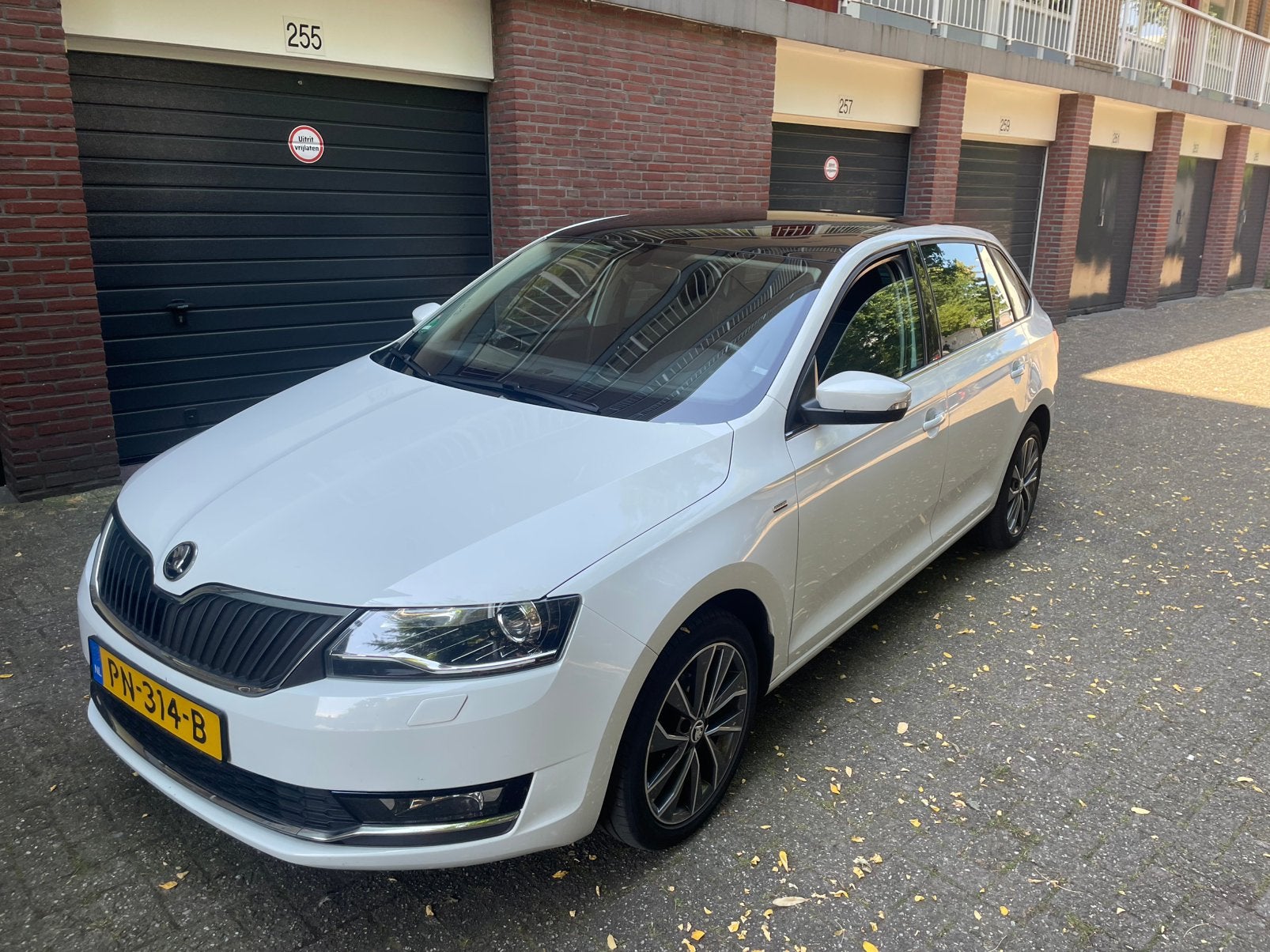 Skoda Rapid 1.0 TSI Greentech Space Back Automaat met Pano, Stof, 95 pk, Origineel Nederlands, Particulier