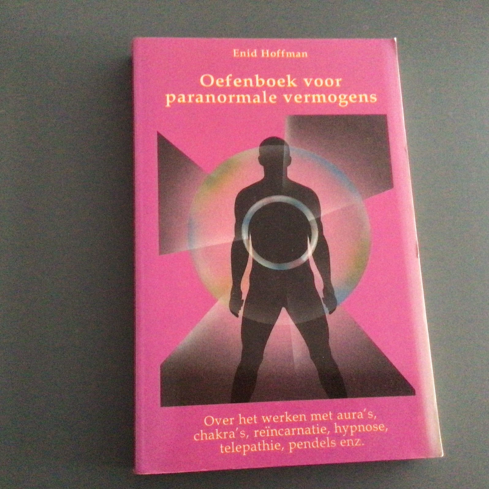 Oefenboek voor paranormale vermogens - Enid Hoffman, Ophalen of Verzenden, Gelezen