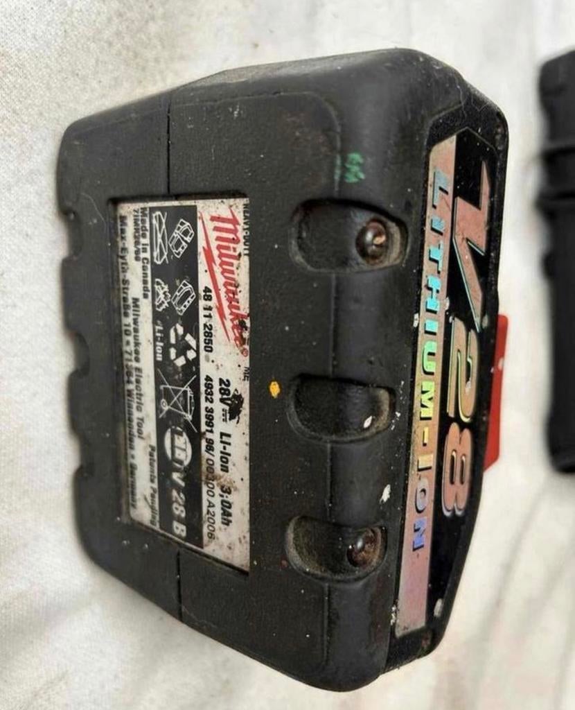 Milwaukee V28 Lithium Ion, Ophalen of Verzenden, Zo goed als nieuw