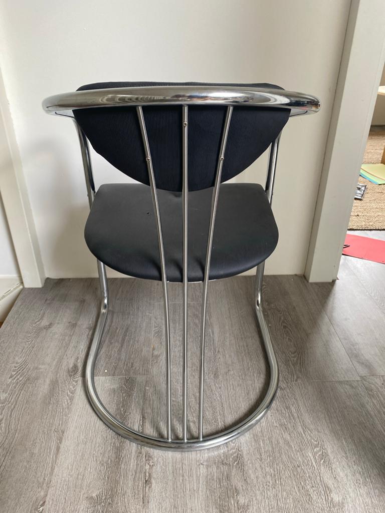 Italiaanse design stoel opknapper, Ophalen, Zwart, Zo goed als nieuw, Metaal