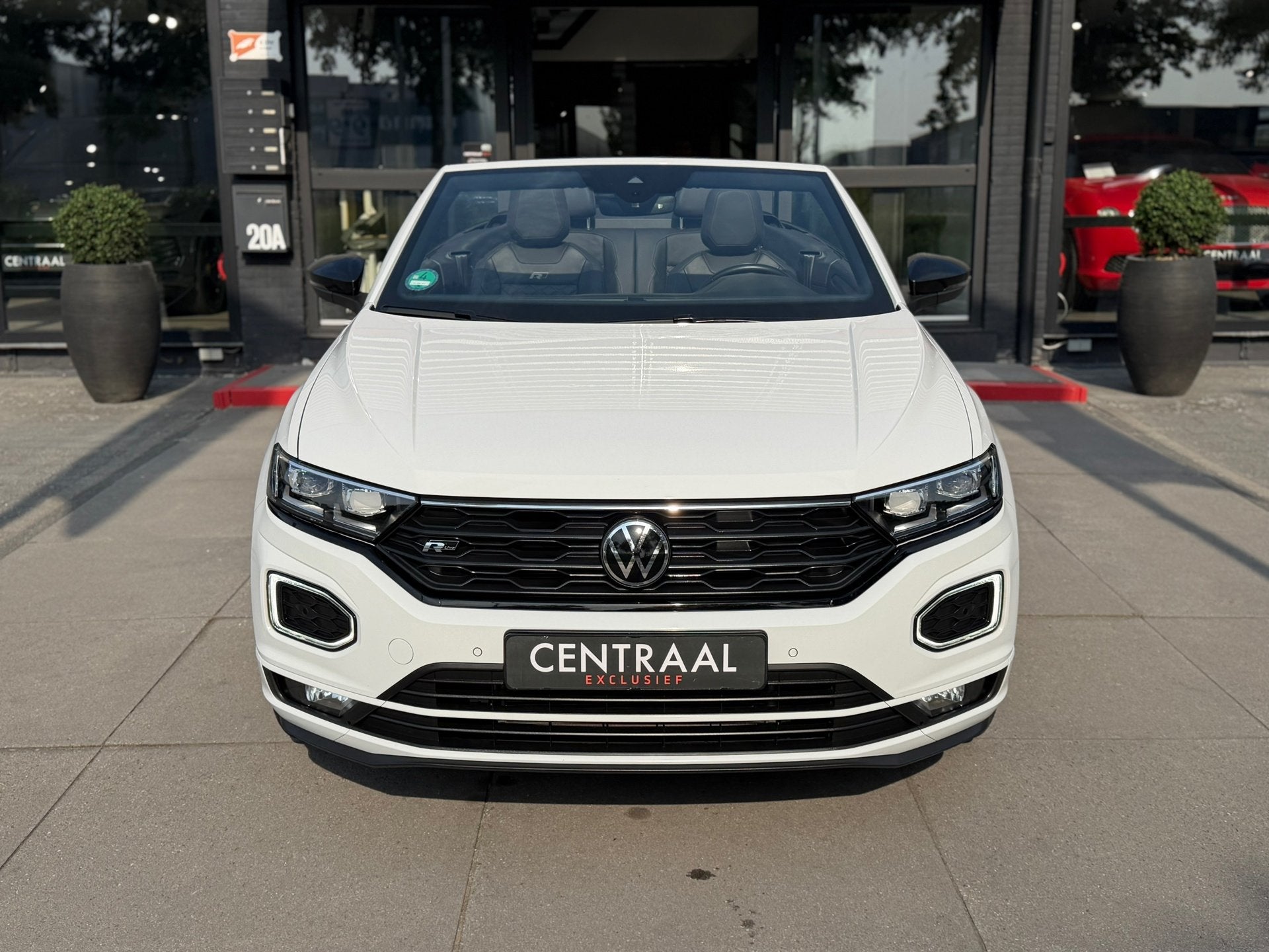 Volkswagen T-Roc Cabrio 1.5 TSI R-Line Leder|ACC|Beats-Audio, Auto's, Volkswagen, Zwart, 4 cilinders, 4 stoelen, Wit