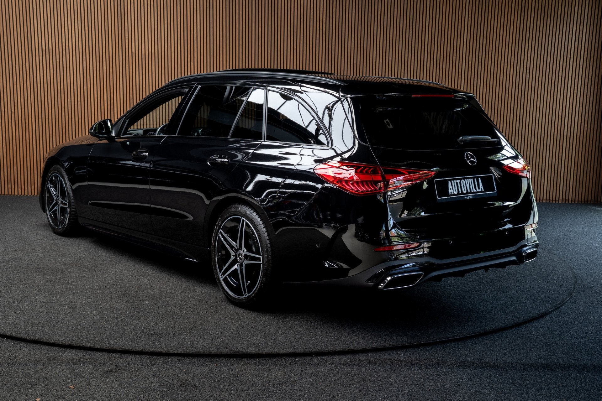 Mercedes-Benz C-Klasse Estate 180 AMG Line Panodak Leer 360, Automaat, Dealer onderhouden, Gebruikt, Zwart