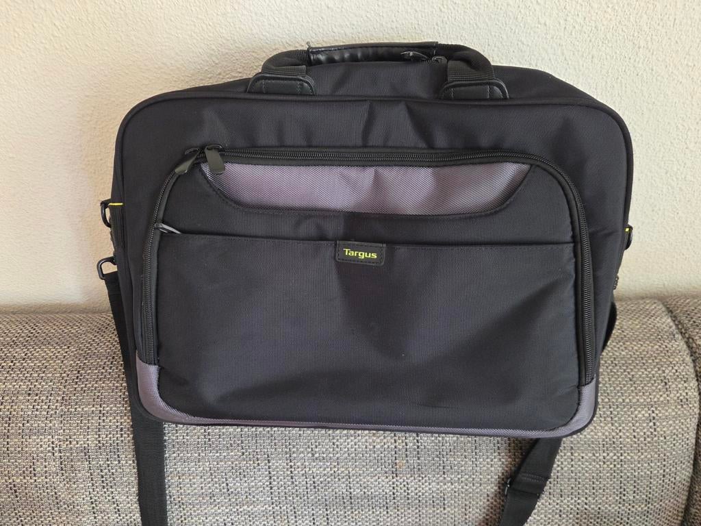 Zeer nette Targus Laptop tas., Computers en Software, Ophalen of Verzenden, 17 inch of meer, Zo goed als nieuw